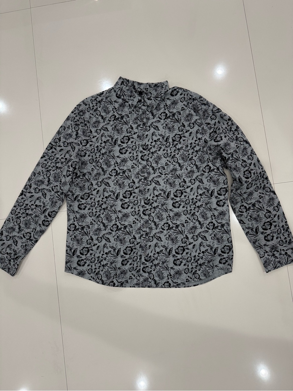 Express Men's Black Floral Print Button-Down Shirt